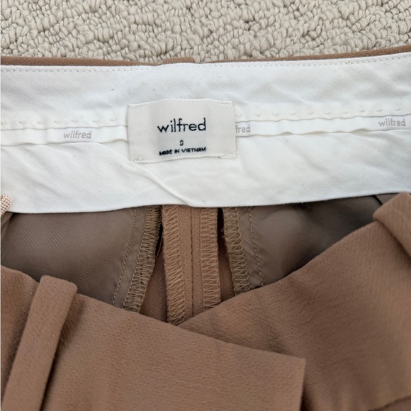 Aritzia Effortless Pants - Picture 2 of 2